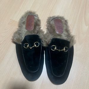 Gucci Velvet slippers with rabbit lining